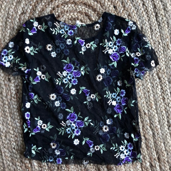 Sheer Floral Crop Top - Picture 3 of 4